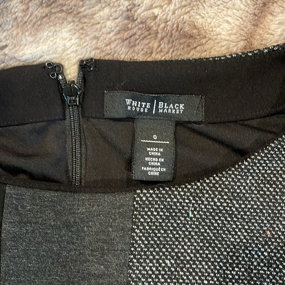 WHITE HOUSE BLACK MARKET Geometric Sheath Great Condition. Dress - Size 0 - Picture 4 of 5